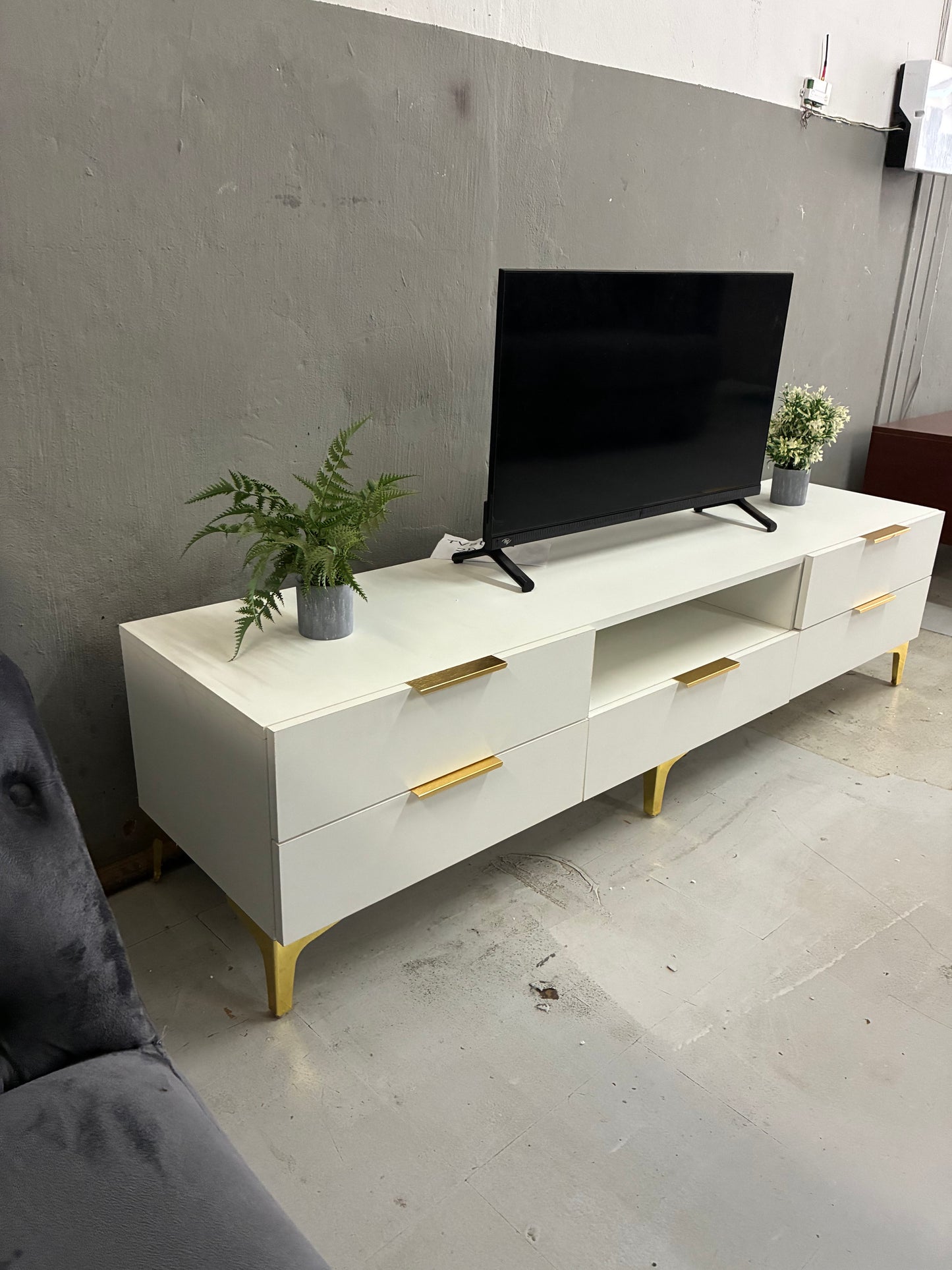 Ohio TV Stand