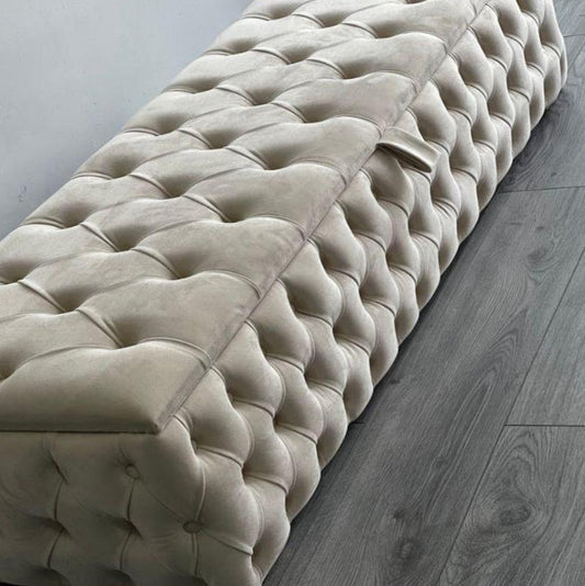 Full body Buttons Ottomans